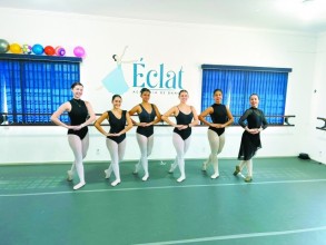 Escola de Dança Éclat recebe visita de professora da Royal Academy