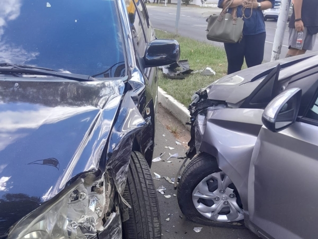 Idosa sofre mal súbito e provoca acidente na Avenida Conceição
