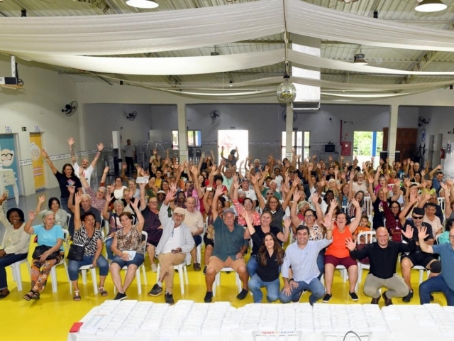 Funssol captou e fez triagem de idosos para receberem óculos.
