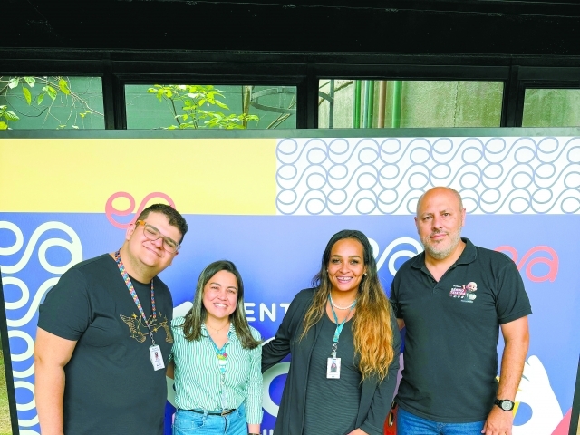 Gustavo e Prof. Sérgio com Marcela e Amanda do Centro TEA Paulista