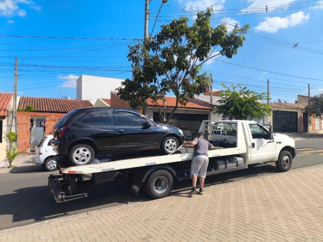 Departamento de Transporte apreende transporte escolar clandestino durante blitz