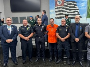 Professor Sérgio recebe Medalha Jubileu de Brilhante durante solenidade da ABFIP