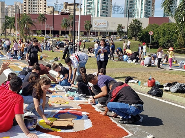 O artesanato coletivo se consolidou como uma importante expressão da cultura popular na cidade