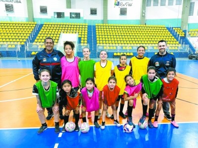 Esportes foca na base e abre novas turmas de Futsal Feminino infantil