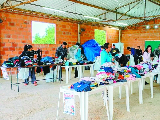 Funssol inicia o cronograma de distribuição de roupas e agasalhos do projeto Guarda-Roupa Solidário em junho
