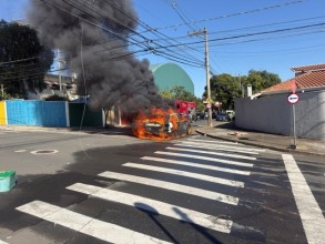 Porsche é destruída por incêndio após pane elétrica em Indaiatuba