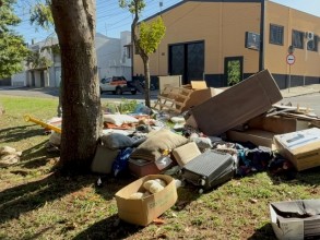 Descarte irregular de entulho revolta moradores na Vila Furlan, em Indaiatuba