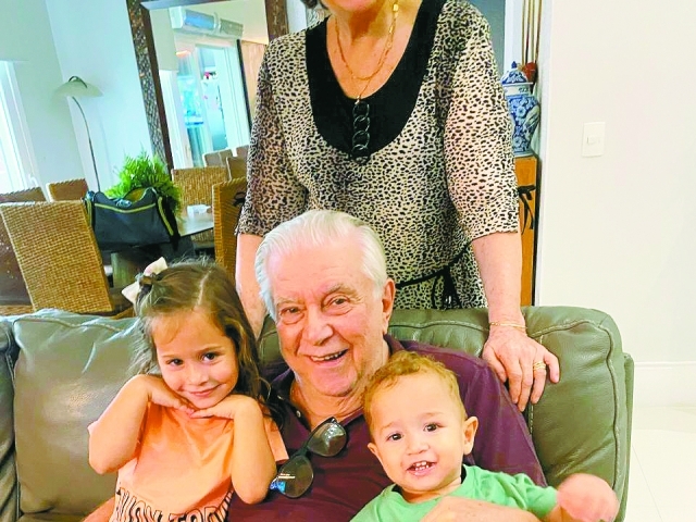 Longevidade deixa mais gente convivendo com avós, e bisavós, como Filippo e Antonella, no colo de Renato