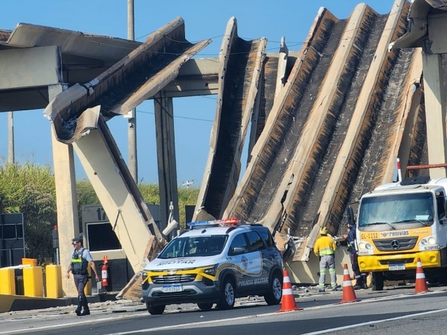 Motorista morre após carro atingir pedágio de Jaguariúna e derrubar parte da estrutura