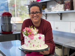 Confeiteira aposta na autenticidade em vez da exposição nas redes