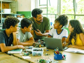 Entre a lousa e o algoritmo: inovação tem valor quando usada com equilíbrio