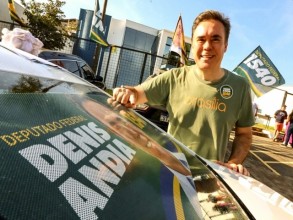 Denis Andia abre campanha com adesivaço em Santa Bárbara d’Oeste
