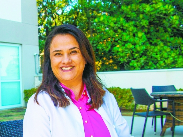 Ana Claudia Servos Pitol, Fisioterapeuta Oncológica pelo A.C. Camargo Câncer Center e Acupunturista, CREFITO 3 58.510 F