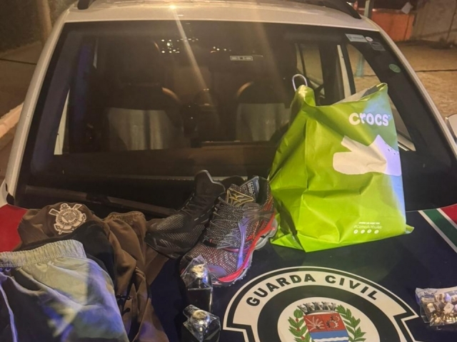 GCM prende dupla suspeita de furtos em shoppings da região