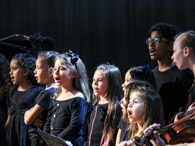 Criada há 12 anos, a ACAFI tem entre seus objetivos ampliar o acesso à música e oferecer oportunidades de formação artística para crianças, jovens e músicos