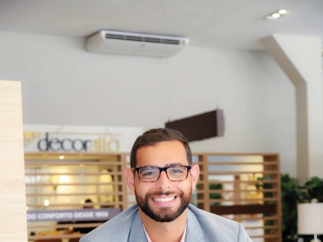 “Não é sobre trocar cartões ou vender na primeira conversa; é sobre a filosofia de ajudar primeiro para ganhar depois”, afirma  Matheus Cardoso
