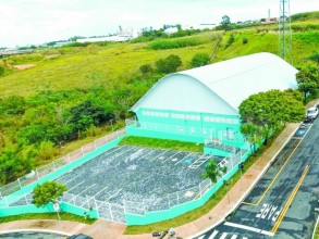 Nova quadra esportiva é inaugurada no Jd Oliveira Camargo