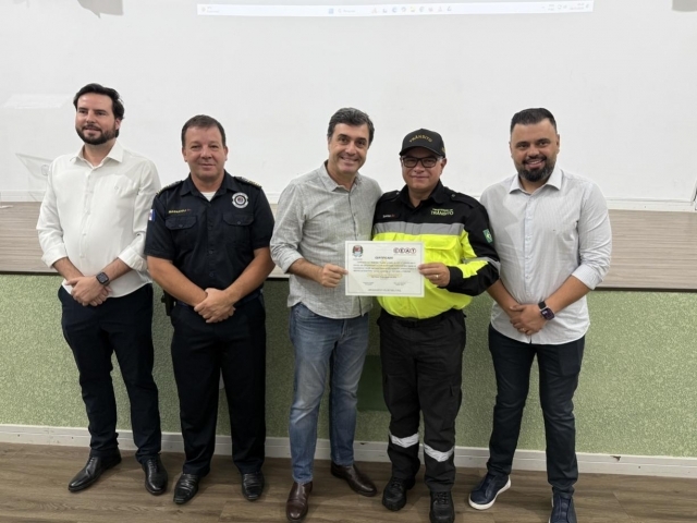 Ao todo, 50 profissionais, entre agentes de trânsito e transporte e guarda civis, receberam seus certificados de conclusão.