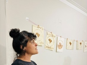 Exposição gratuita aborda corpo, memória e resistência até 25 de outubro